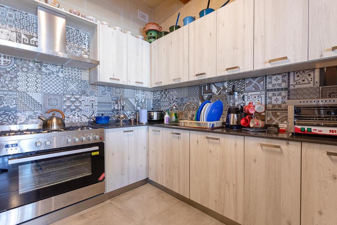 Ajuga Luxury Boutique B&B Qala Eksteriør billede