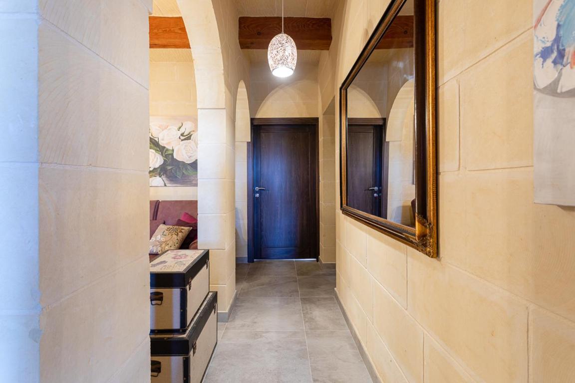 Ajuga Luxury Boutique B&B Qala Eksteriør billede