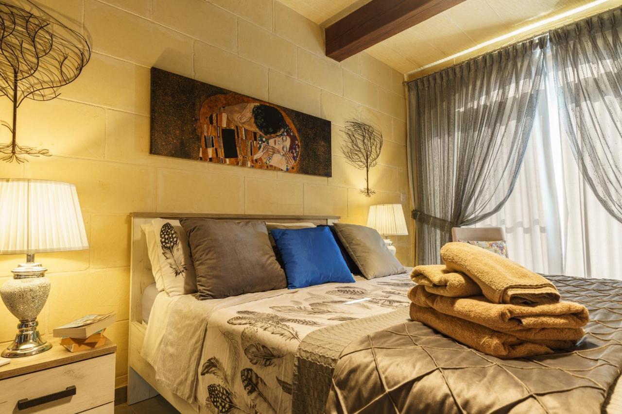 Ajuga Luxury Boutique B&B Qala Eksteriør billede
