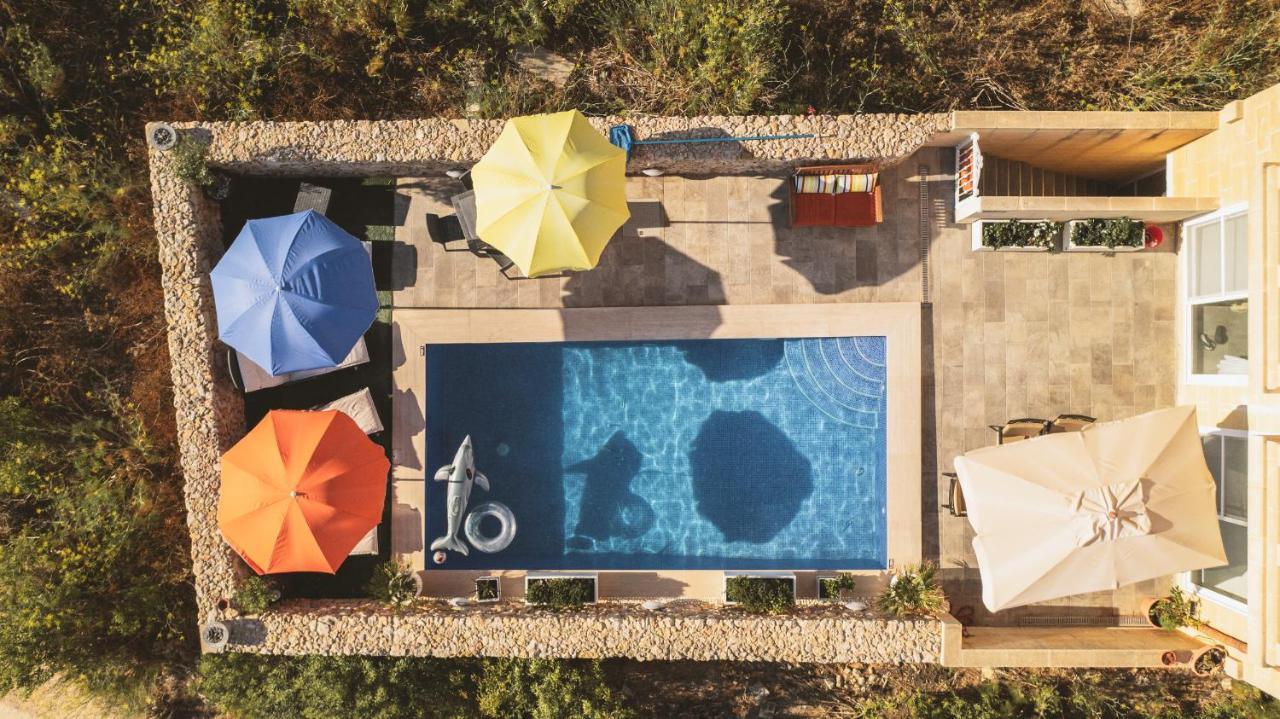 Ajuga Luxury Boutique B&B Qala Eksteriør billede